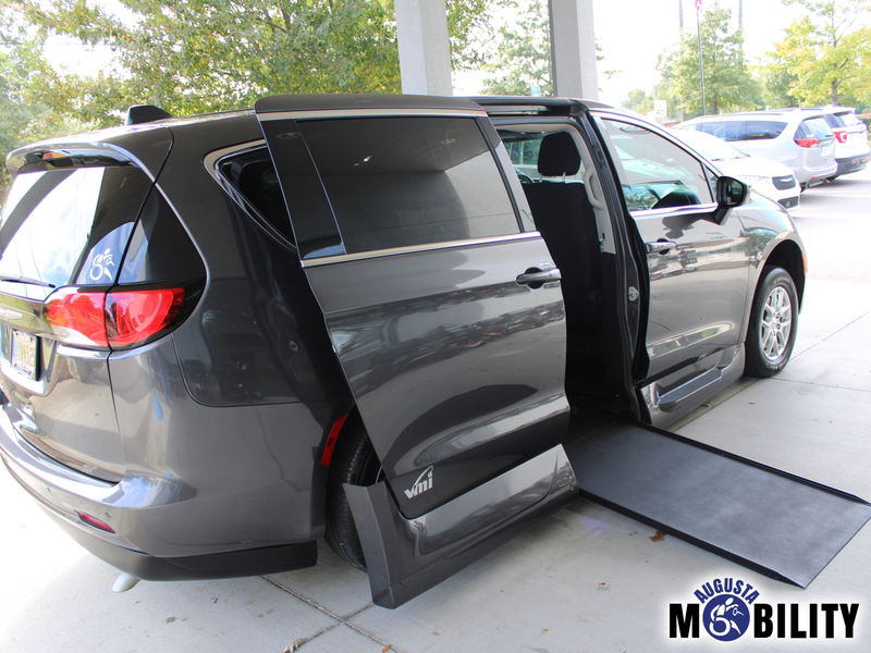 Used 2022 Chrysler Voyager